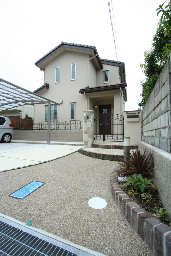 春日井市T様邸 南ヨーロッパな感じのする外構