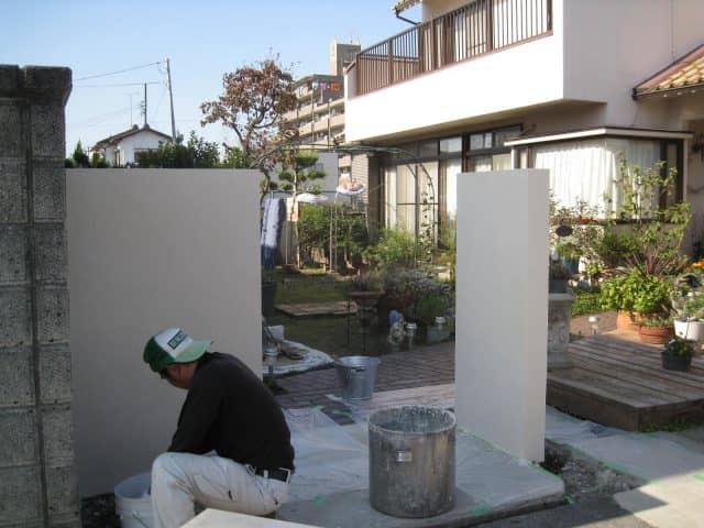 ０５